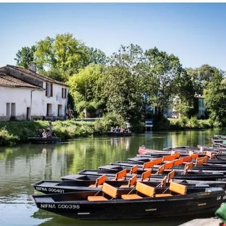 Semesterbostad La Maisonnette Du Marais Amure