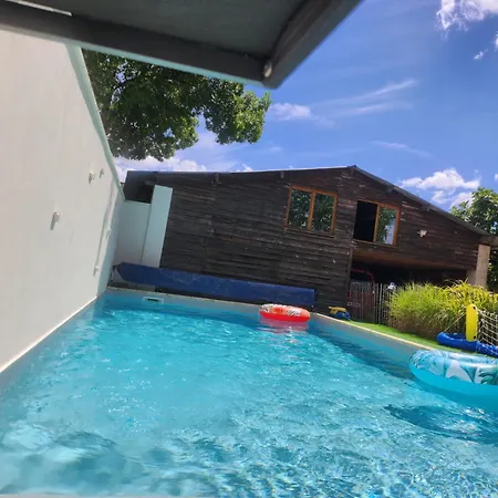 בית נופש La Maisonnette Du Marais Amure